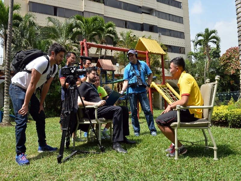 Minh Trí hồi hộp trước ống kính FIFA TV như khi anh khoác áo tuyển Futsal Việt Nam lần đầu chơi World Cup