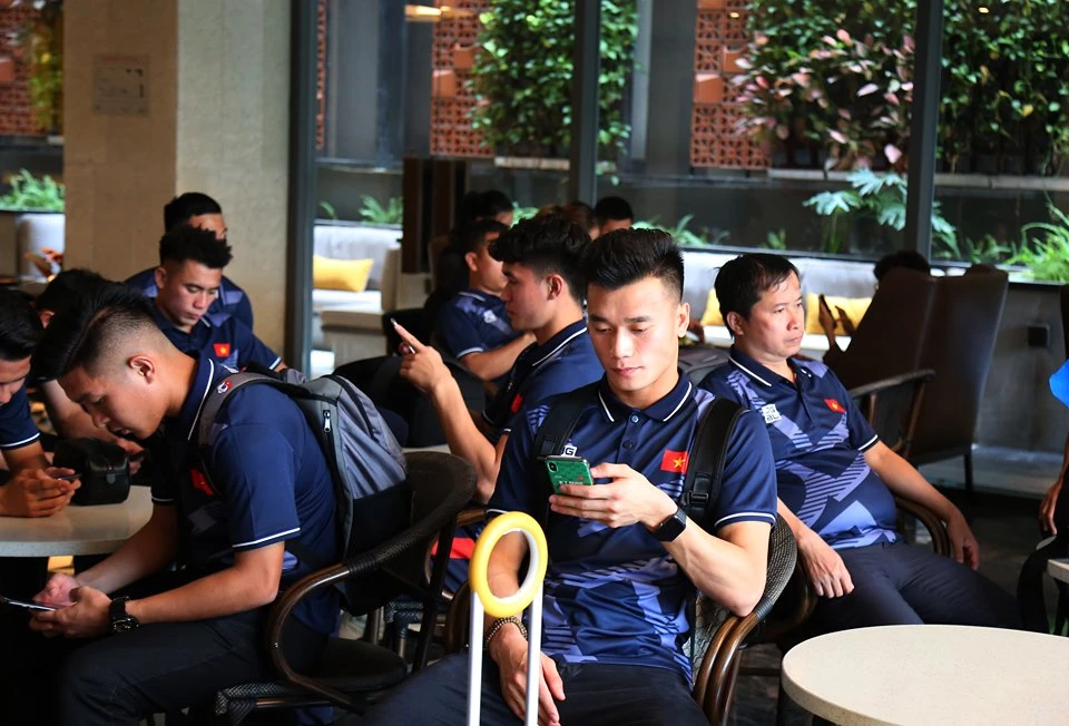 Thầy trò Park Hang-seo 'xông đất' Manila ảnh 10