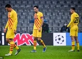 Barca bị loại ngay từ vòng bảng, chủ tịch Laporta và HLV Xavi nói gì? 
