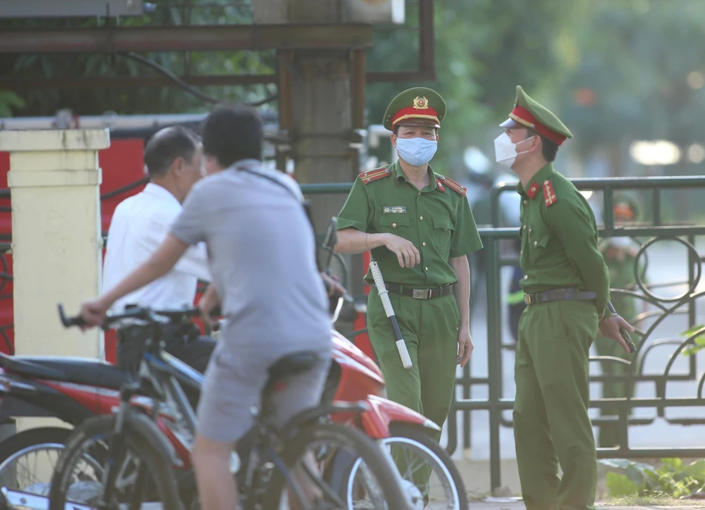 Phú Thọ siết chặt an ninh trước ngày khai mạc bóng đá nam SEA Games 31. Ảnh: ANH DUY.