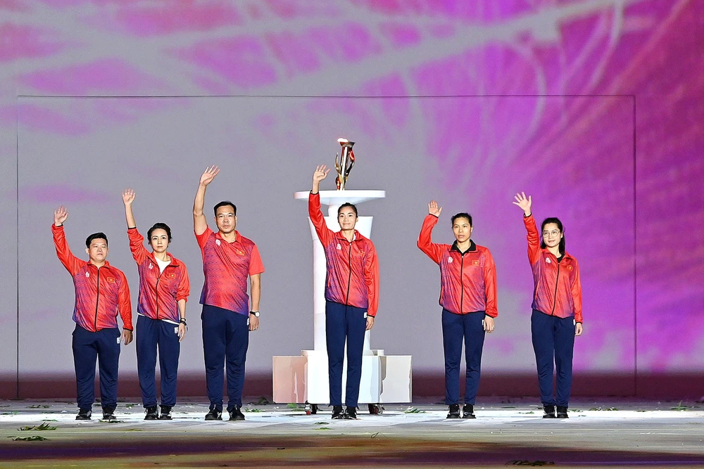 Các vận động viên xuất sắc của Việt Nam qua nhiều thời kỳ sẽ thắp sáng ngọn đuốc SEA Games 31. Các vận động viên xuất sắc của Việt Nam qua nhiều thời kỳ sẽ thắp sáng ngọn đuốc SEA Games 31.