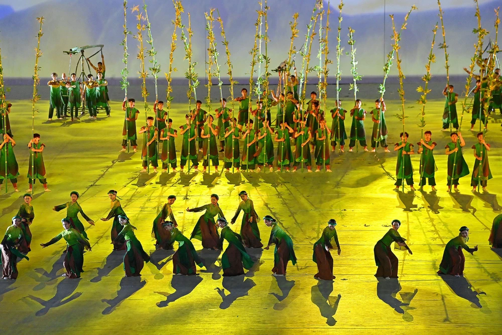 Hình tượng cây tre uyển chuyển và mạnh mẽ. Hình tượng cây tre uyển chuyển và mạnh mẽ.