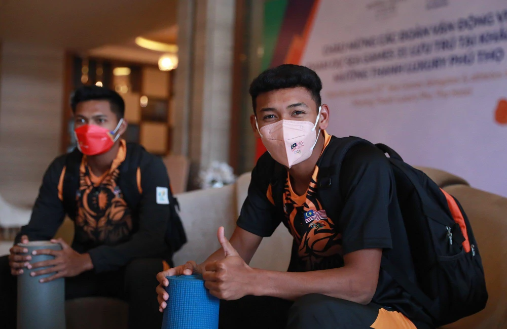 Thành phần của U-23 Malaysia gồm nhiều cầu thủ trẻ hơn ba năm qua do ông Maloney huấn luyện và duy nhất ở SEA Games 31 không có cầu thủ trên 23 tuổi, khi nhiều CLB không chịu nhả quân.