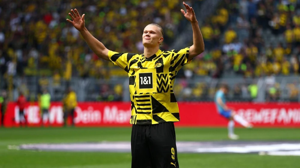 Haaland sẽ chơi bóng cho Man City - CLB mơ ước của anh từ thời trẻ. Ảnh: CGI.