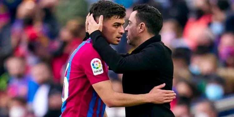 HLV Xavi luôn nâng niu Pedri như một báu vật. Ảnh: CGI.