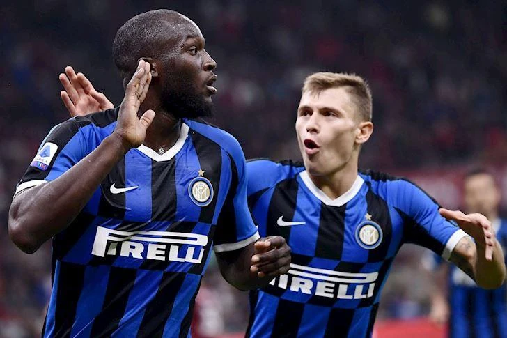 Lukaku có thể trở lại Inter Milan thi đấu những năm cuối sự nghiệp. Ảnh: CGI.