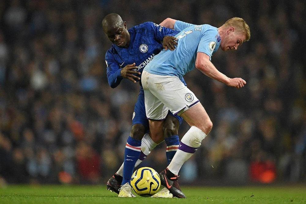 Tiền vệ người Bỉ yêu thích lối chơi dũng mãnh của tiền vệ nhỏ bé Kante. Ảnh: CGI.