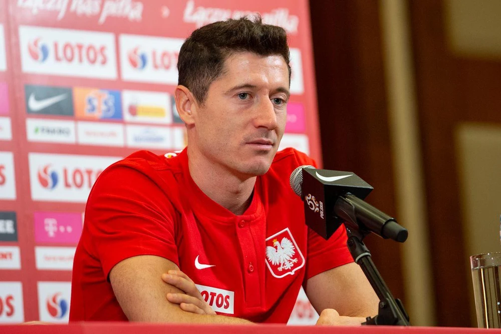 Lewandowski và người đại diện của mình đang tìm cách "lách luật" nếu không có sự đồng thuận từ CLB. Ảnh: CGI.