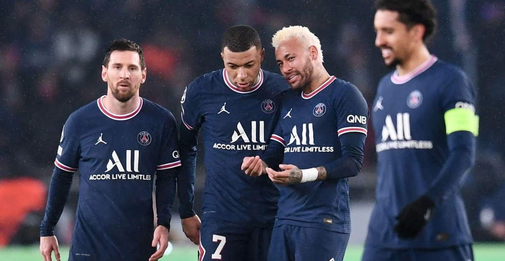 Neymar có thể sẽ không còn chỗ đứng trên hàng công PSG nếu có sự xuất hiện của Richarlison. Ảnh: CGI.
