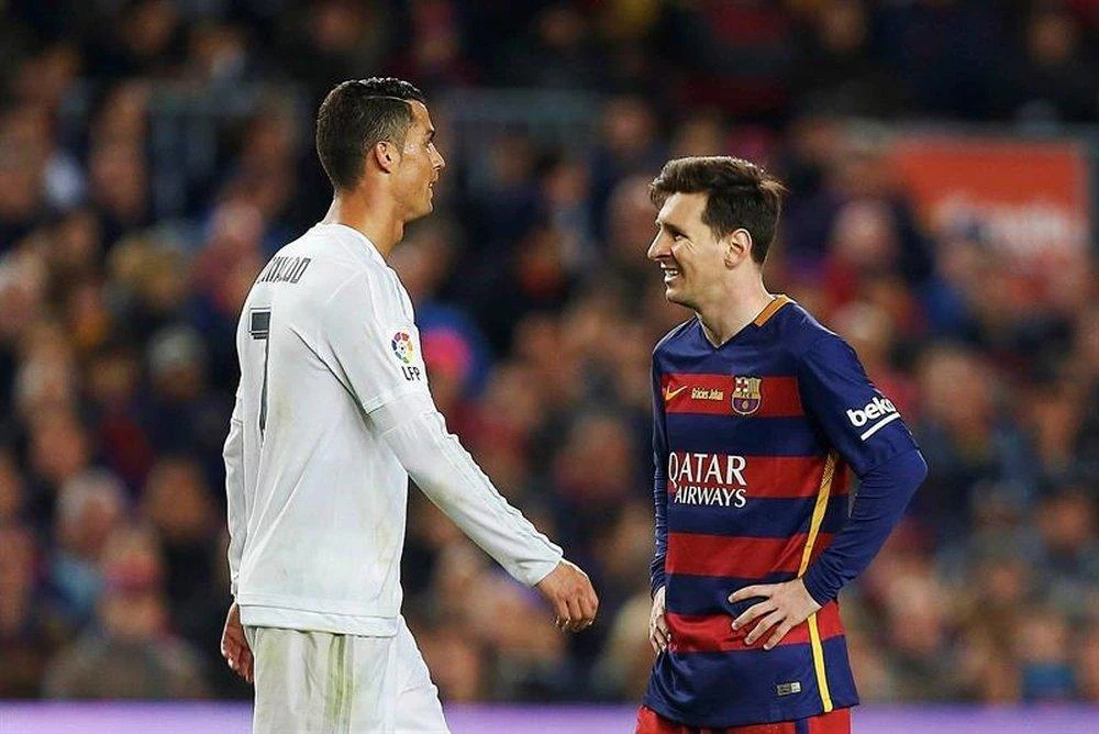 Messi đã giành 7 Quả bóng vàng và Ronaldo nhận 5 trong suốt 13 năm qua. Ảnh: CGI.