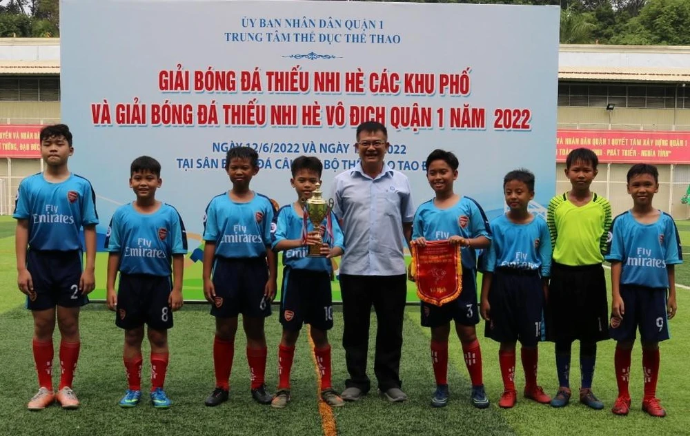 Học bóng đá miễn phí tại sân Tao Đàn. Ảnh: CGI.