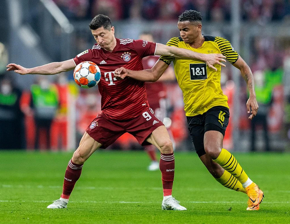 Lewandowski vẫn chạy tốt ở tuổi 33. Ảnh: CGI.