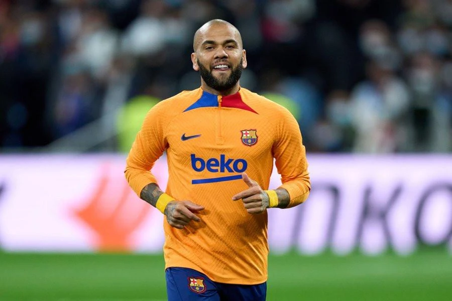 Hậu vệ Alves đã chia tay Barca chỉ sau nửa năm trở lại. Ảnh: CGI.