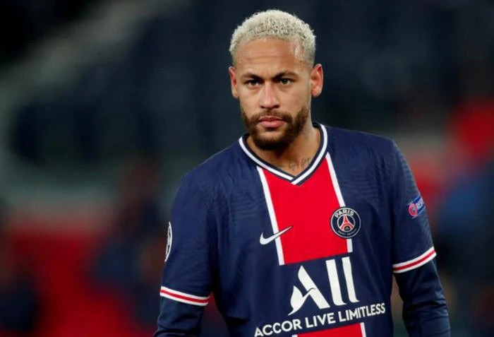 Cicinho ấn tượng Neymar hơn hai Quả bóng vàng Messi và Ronaldo. Ảnh: CGI.