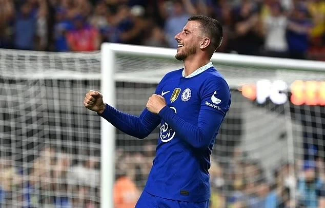 Chân sút của The Blues phấn khích sau khi có bàn thắng. Ảnh: CGI.