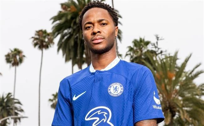 Sterling gia nhập Chelsea sau 7 năm gắn bó với Man City. Ảnh: CGI.