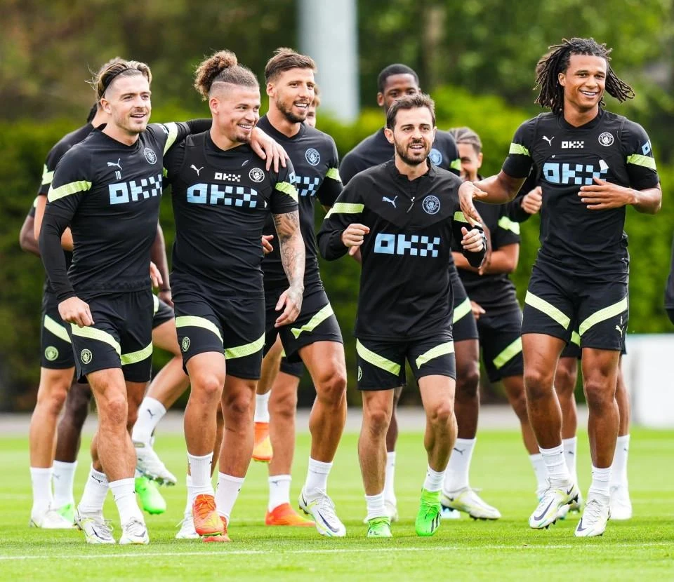 Cựu tiền vệ của Leeds phải cạnh tranh với nhiều ngôi sao đàn anh ở Man City. Ảnh: CGI.