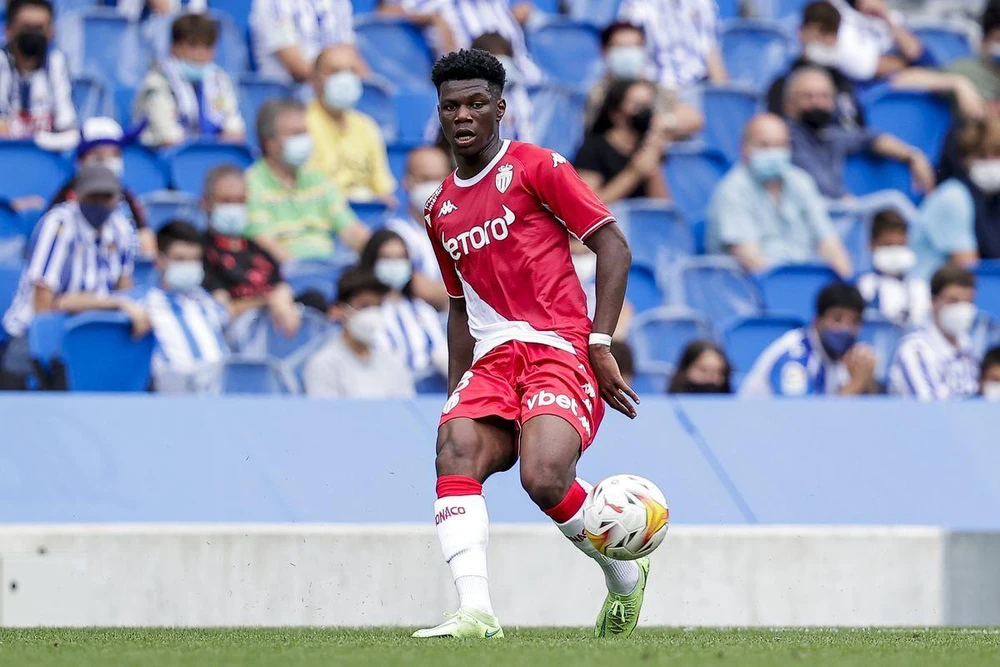 Tchouameni đang gặp phải sự lạnh nhạt của đàn anh chơi cùng vị trí. Ảnh: CGI. Tchouameni đang gặp phải sự lạnh nhạt của đàn anh chơi cùng vị trí. Ảnh: CGI.