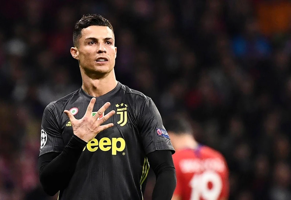 Ronaldo từng chế nhạo Atletico rằng anh có 5 cúp Champions League còn họ không có chiếc nào. Ảnh: CGI.