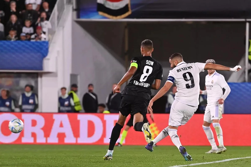 Phong độ chói sáng của chân sút người Pháp đang giúp anh có nhiều cơ hội nhất giành Quả bóng vàng 2022. Ảnh: CGI.