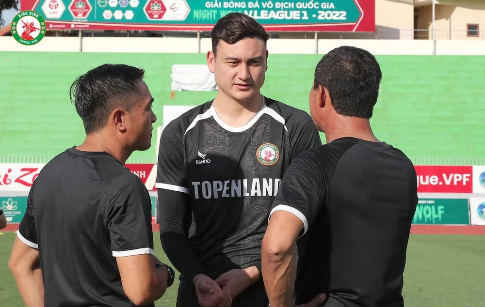 Thủ môn Đặng Văn Lâm có trận ra mắt Bình Định chiều 20-8 tiếp khách Thanh Hóa trên sân Quy Nhơn. Ảnh: ANH PHƯƠNG.