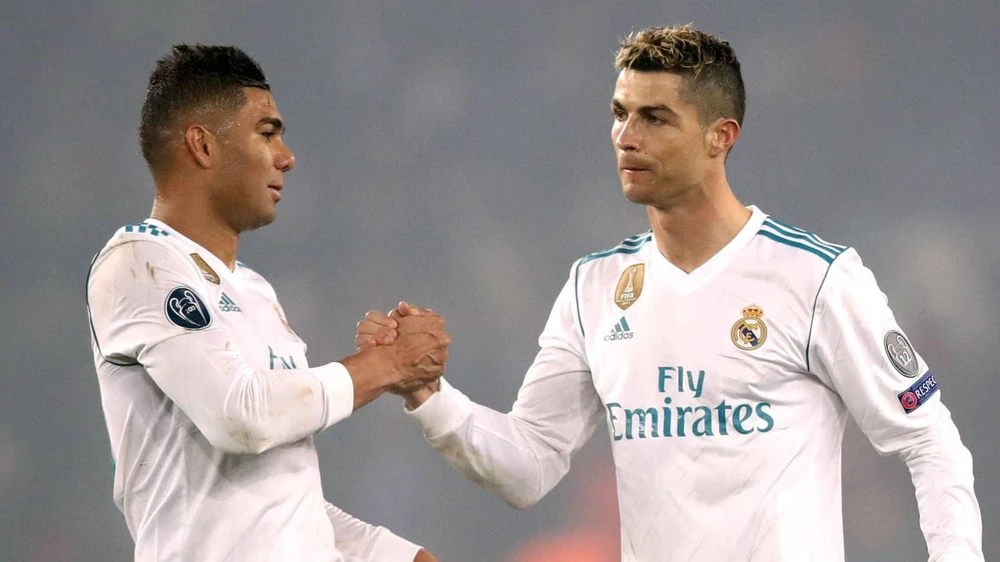 Casemiro sẽ chơi bóng với đồng đội cũ Ronaldo như thời ở Real. Ảnh: CGI.