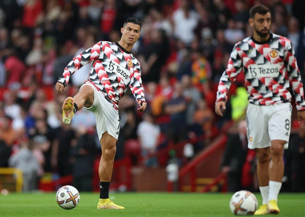 Ronaldo vẫn muốn rời khỏi sân Old Trafford và bắt buộc Man United phải tìm một trung phong mới. Ảnh: CGI.