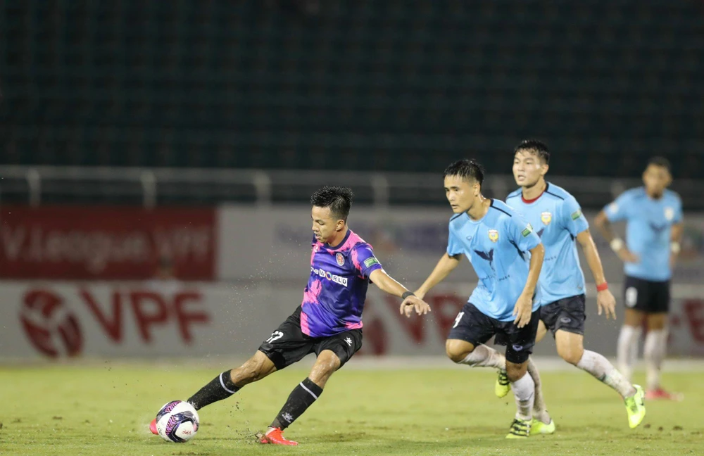 ... với hy vọng giúp CLB vượt khó. Ảnh: ANH PHƯƠNG.
