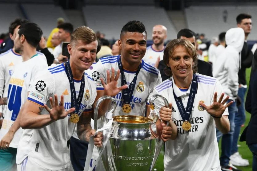Toni Kroos ngạc nhiên về quyết định của Casemiro khi về chơi giải châu Âu thấp hơn trong màu áo Man United. Ảnh: CGI.