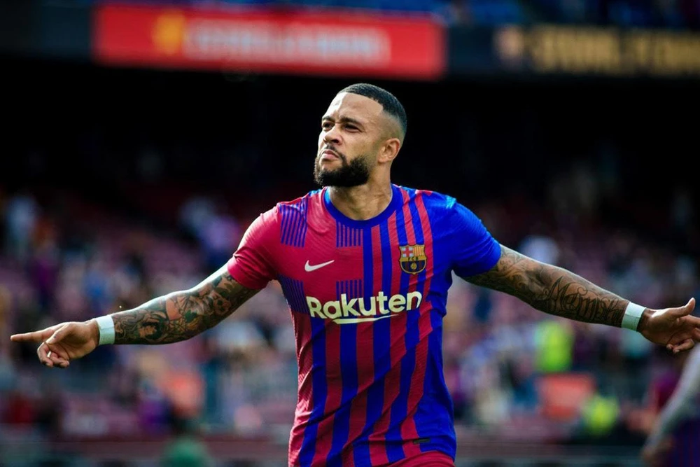 Depay vẫn còn tha thiết với Barca nhưng anh không được trọng dụng nhiều. Ảnh: CGI.