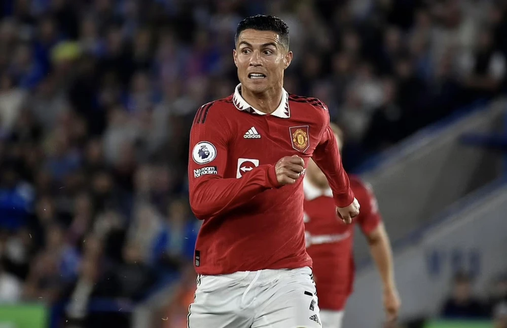 Ronaldo ở lại sân Old Trafford ít nhất cho đến kỳ chuyển nhượng mùa đông. Ảnh: CGI.