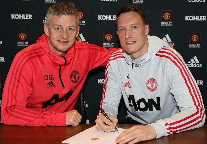 Từ sau khi ký hợp đồng với Quỷ đỏ, Phil Jones không có nhiều cơ hội ra sân do chấn thương. Ảnh: CGI.