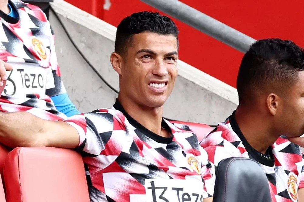 Ronaldo ngồi ghế dự bị trong cả bốn trận thắng liên tiếp của Man United. Ảnh: CGI.