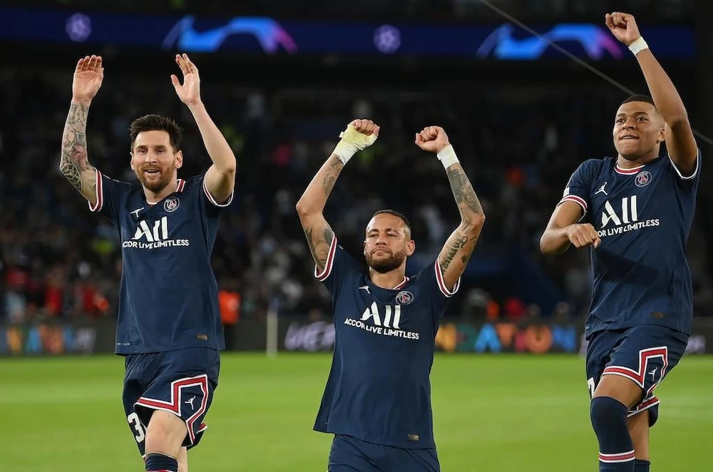 Messi, Neymar và Mbappe đang có phong độ cao ở đội bóng lớn thành Paris. Ảnh: CGI.