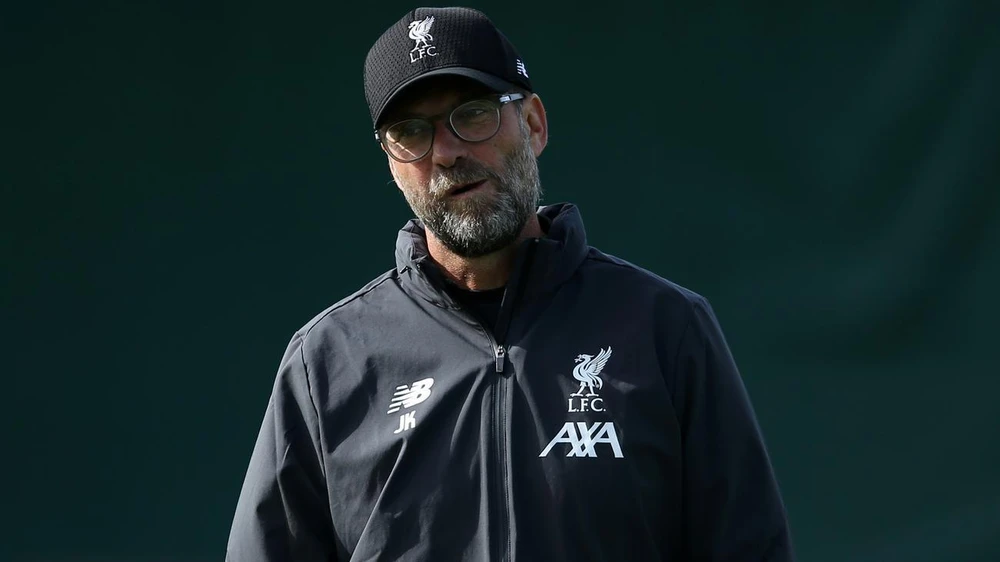 HLV Klopp thất vọng tràn trề với cái thua của các học trò trước chủ nhà Napoli. Ảnh: CGI.
