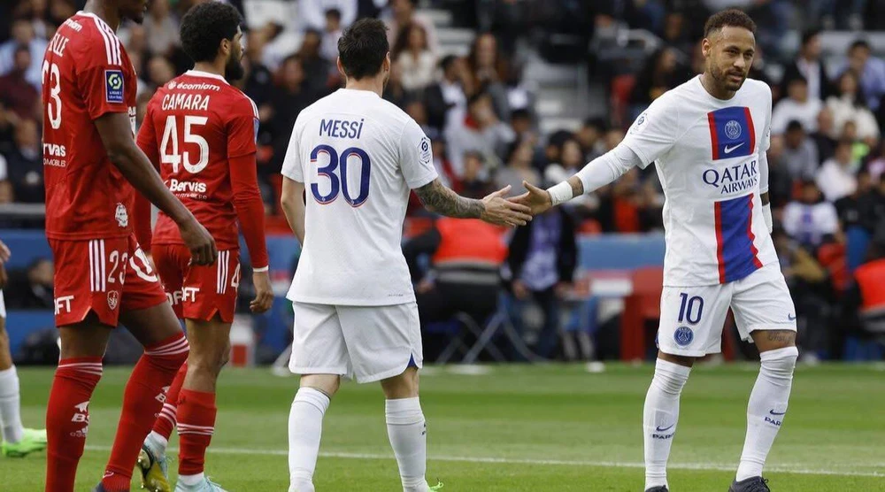 Messi kiến tạo hoàn hảo cho Neymar nổ súng. Ảnh: CGI.