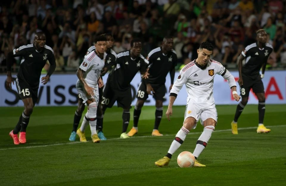 Ronaldo có bàn thắng đầu tiên của mình ở mùa giải này sau cú sút phạt đền vào lưới Sheriff Tiraspol ở đấu trường Europa League. Ảnh: CGI.