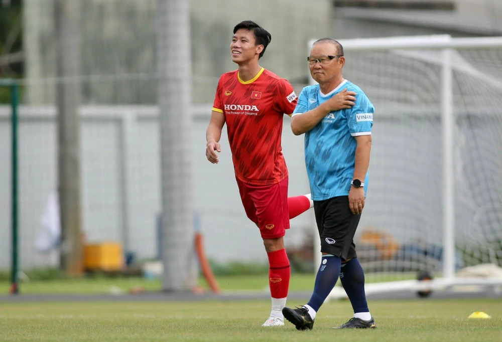 HLV Park Hang-seo có thể vừa muốn thắng Singapore lại vừa muốn giấu bài trước đối thủ sẽ gặp nhau ở AFF Cup vào cuối năm nay. Ảnh: ANH PHƯƠNG.