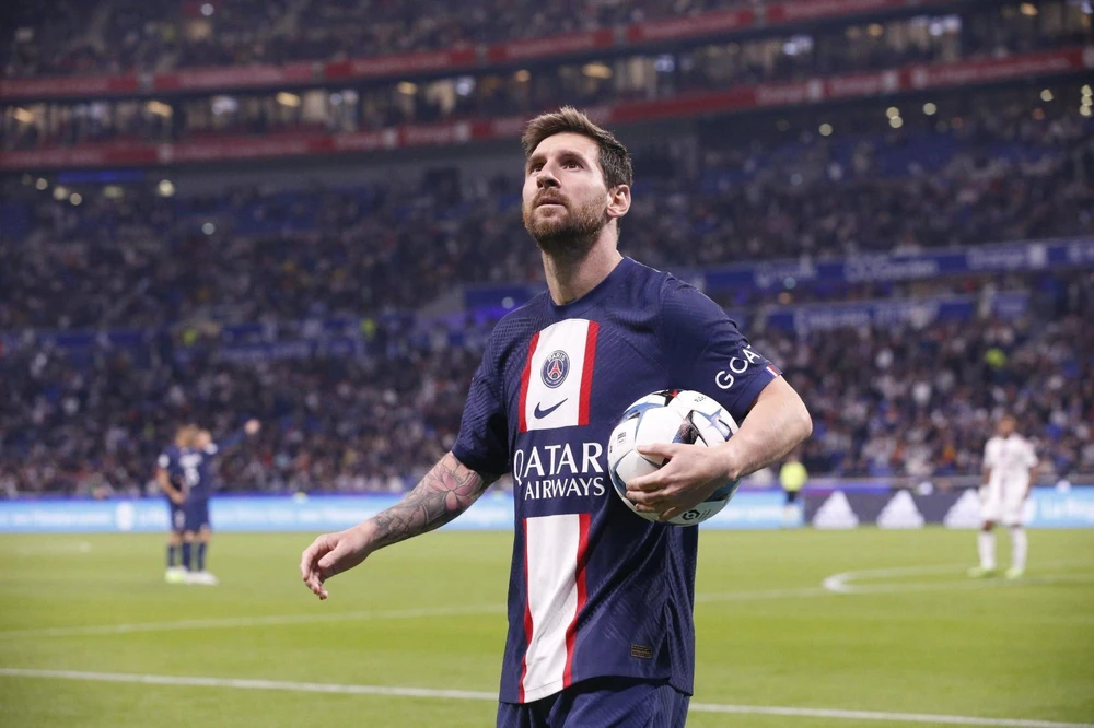 Tiền đạo người Argentina buộc phải chia tay Barca để gắn bó với PSG với giá chuyển nhượng 0 đồng. Ảnh: CGI.
