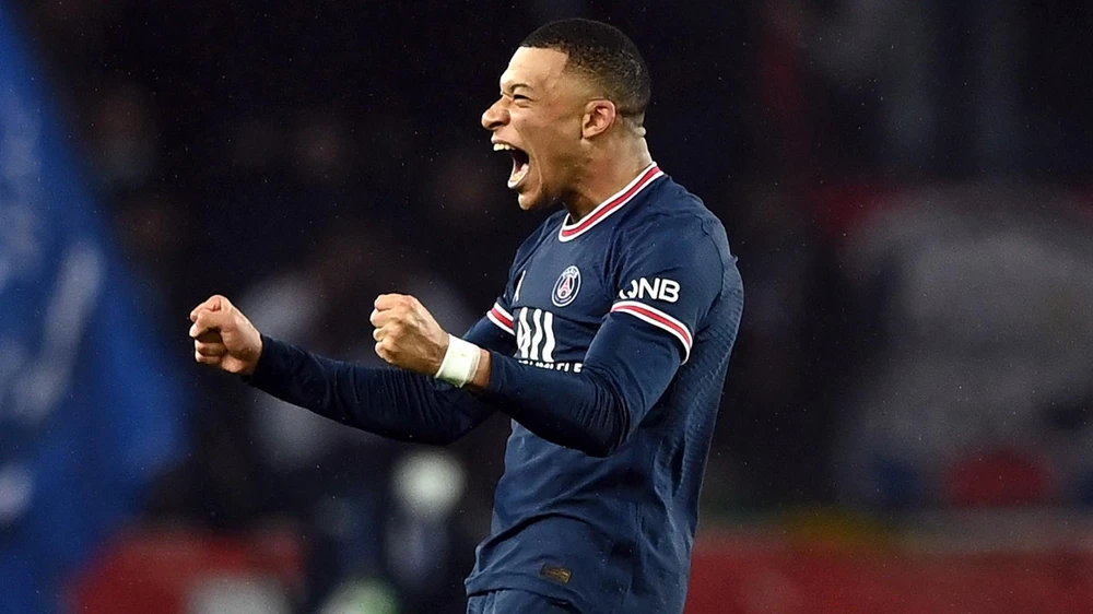 Tiểu tướng Mbappe có một thứ "quyền lực đen" trong đội bóng đầy sao PSG. Ảnh: CGI.