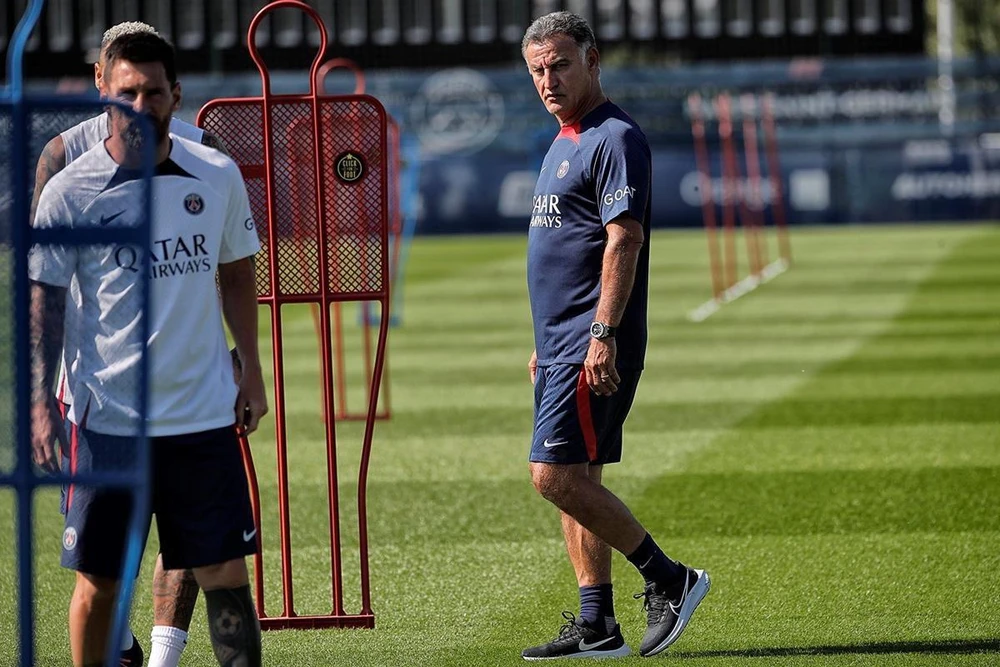 HLV Galtier ca ngợi học trò cưng Messi hết lời. Ảnh: CGI.