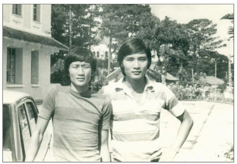 Nguyễn Ngọc Thiện (trái) vừa từ trần, chín năm sau ngày đồng đội Tống Anh Hoàng (phải) rời cõi tạm. Ảnh: TL.