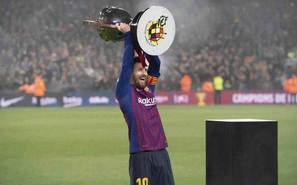 Rất hy vọng có bản hợp đồng tái ký với Barca, nhưng cuối cùng Messi phải rời đi trong nước mắt. Ảnh: GETTY.