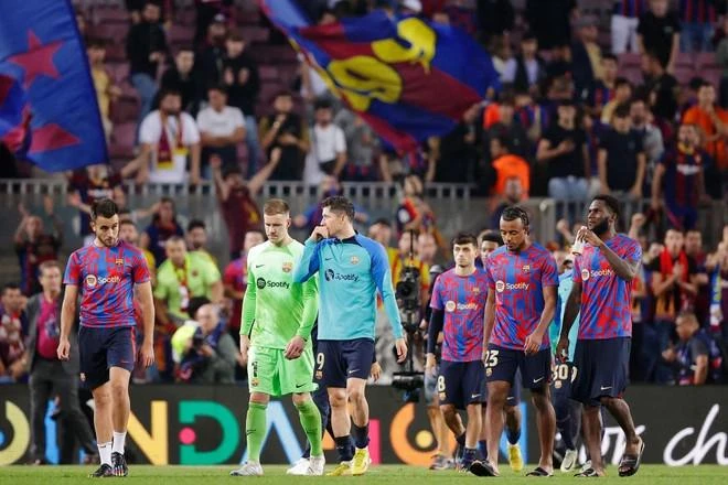 Barca sớm dừng cuộc chơi Champions League ngay sau vòng bảng. Ảnh: GETTY.