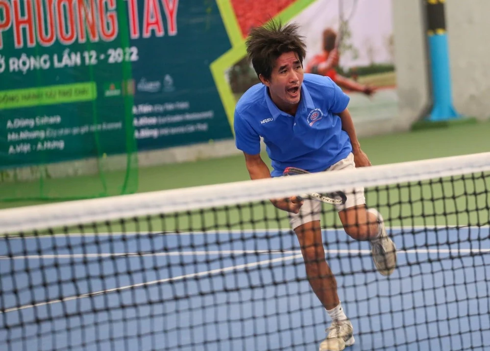 ... hay lăn xả chiếm lĩnh thế thượng phong và sung sướng với một pha ăn điểm mạnh mẽ.