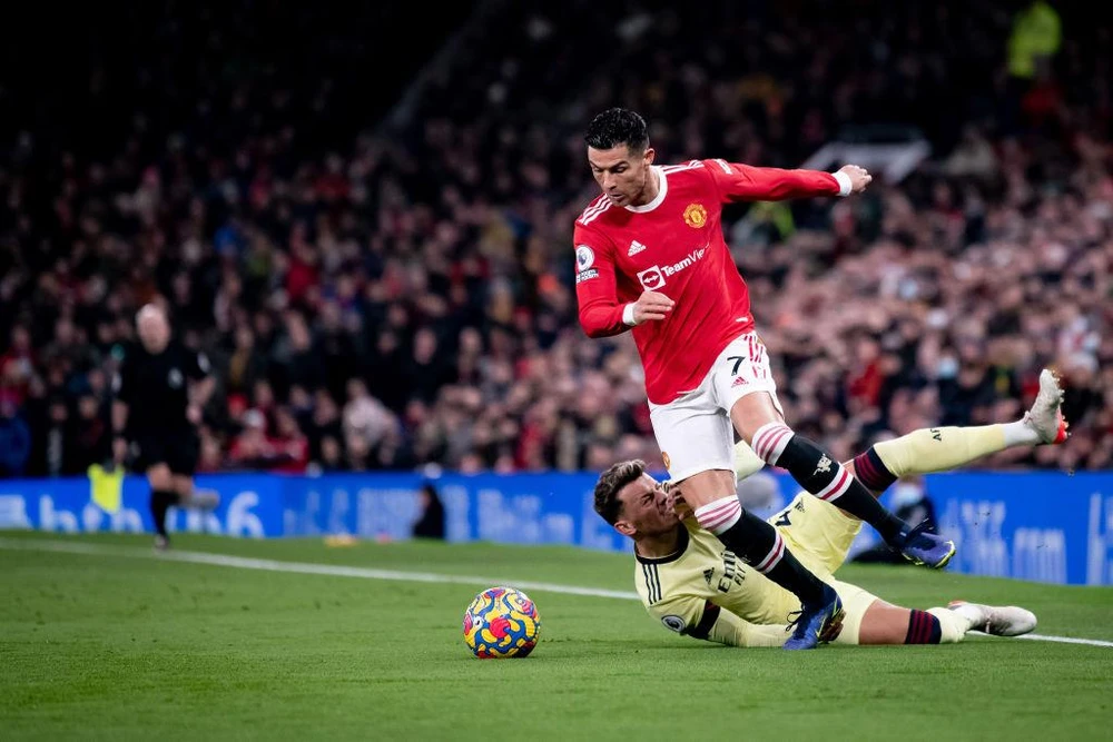 Ronaldo bị hạn chế thời gian thi đấu cho Man United khi tính hiệu quả không còn cao như mùa trước. Ảnh: GETTY.