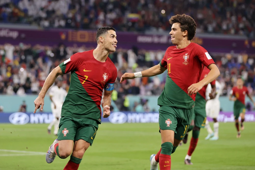Ronaldo lập kỷ lục là cầu thủ đầu tiên trên thế giới ghi bàn trong năm kỳ World Cup. Ảnh: GETTY.