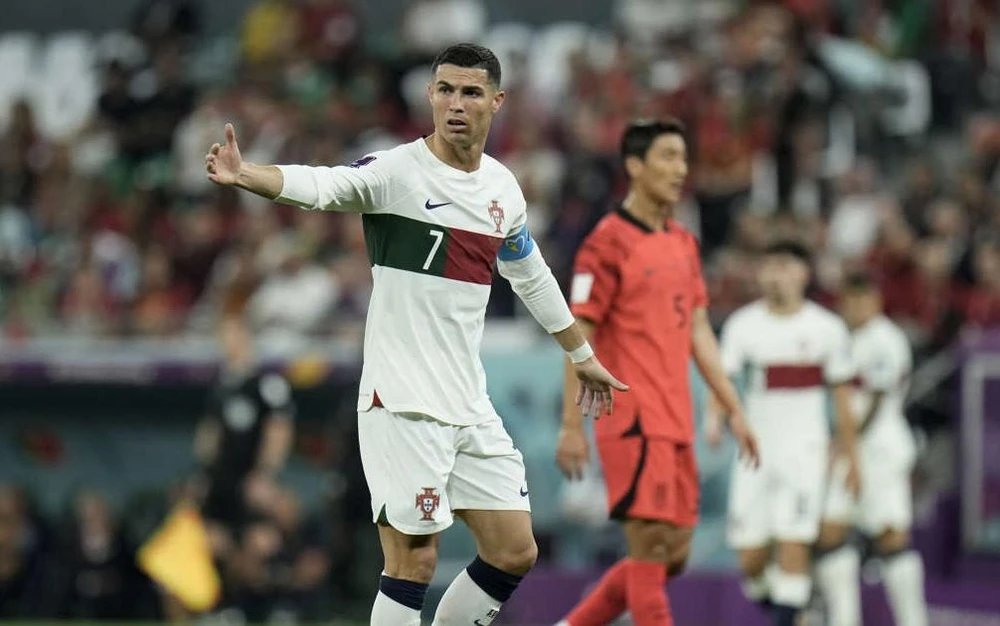 Ronaldo mới có một bàn thắng cho Bồ Đào Nha và đang làm quen với ghế dự bị. Ảnh: GETTY.