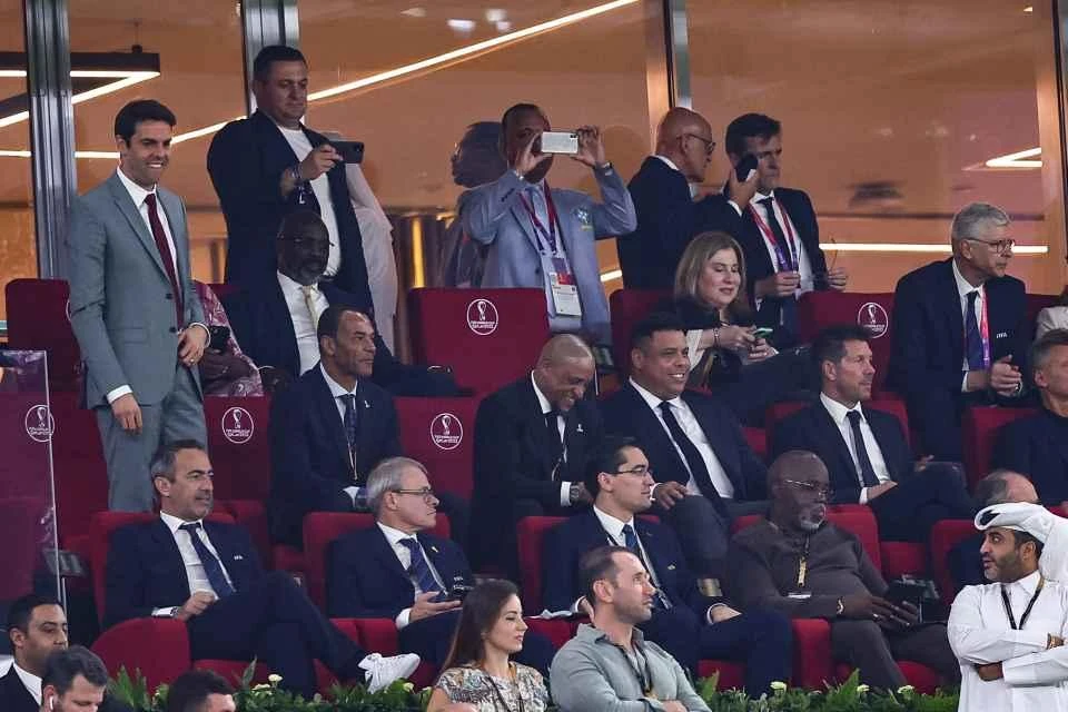 Kaka và những huyền thoại bóng đá Brazil thế hệ của anh xem các trận đấu ở World Cup 2022. Ảnh: GETTY.