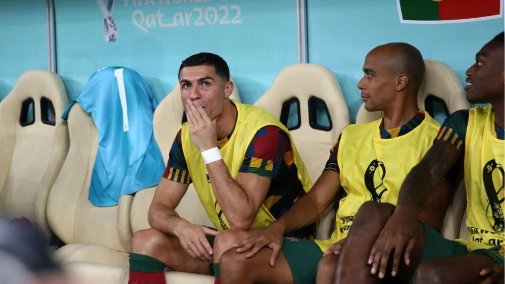 Ngôi sao Bồ Đào Nha không cảm thấy thoải mái khi ngồi ngoài. Ảnh: GETTY.